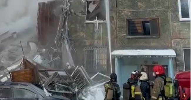 Погибли двое, среди пострадавших — подросток: в Новосибирске взрыв бытового газа снес два подъезда
