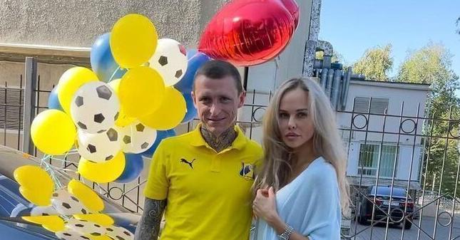 Жена Павла Мамаева объяснила причину срыва футболиста — Звезды