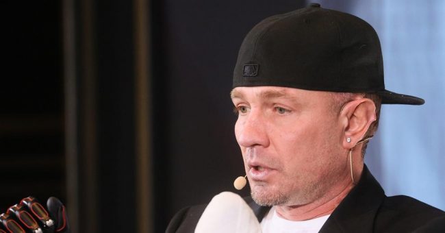 «Ни шагу на месте»: Костомаров вновь удивил фанатов — Звезды