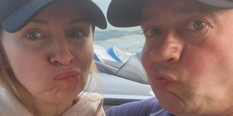 «Уважением, а не хамством!»: жена необычно поздравила Хабенского с днем