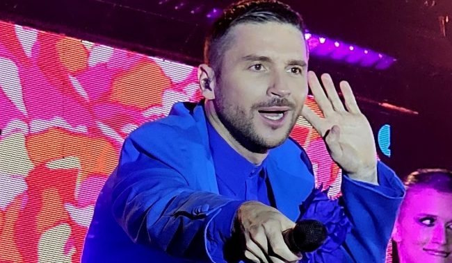 Лазарев вдали от Москвы рассказал о поиске любви :: Шоу-бизнес