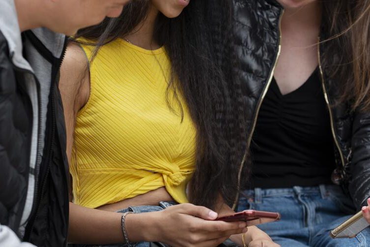 в Норвегии увеличат минимальный возраст для регистрации в соцсетях