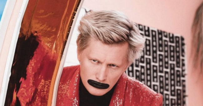 Экс-вокалист группы Little Big Антон Лисcов оказался в больнице