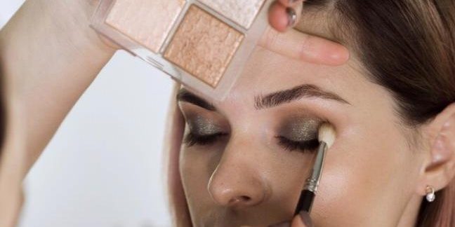 Какие ошибки в нанесении теней вы чаще всего совершаете