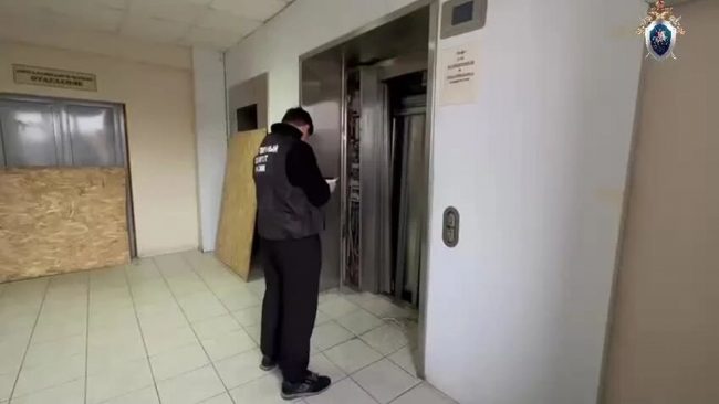 Больничный лифт стал причиной гибели рабочего в Петербурге | Новости