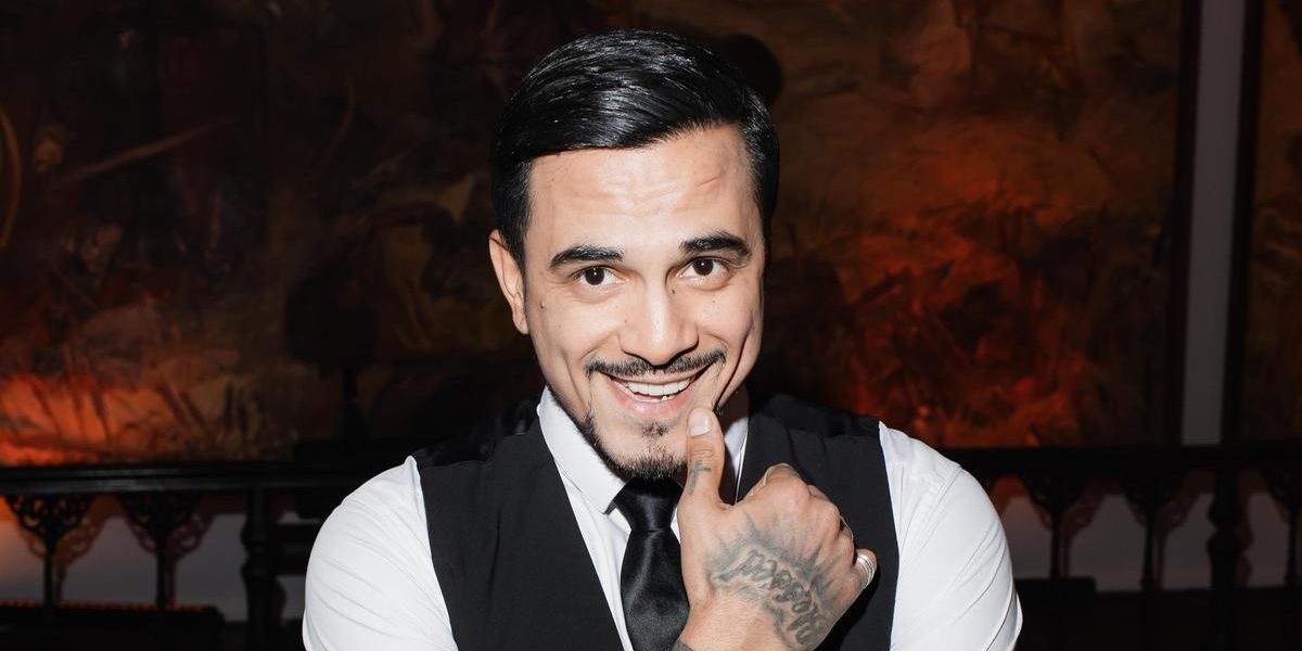 Она оставила ради материнства руководящую должность, а он предал ее