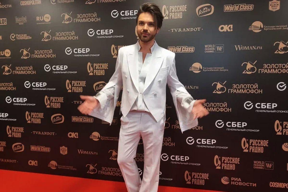 Александр Панайотов поздравил читателей «Дни.ру» с Новым годом :: Шоу-бизнес