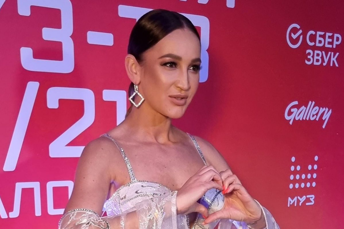 Бузова и Майами сблизились в Минске :: Шоу-бизнес :: Dni.expert