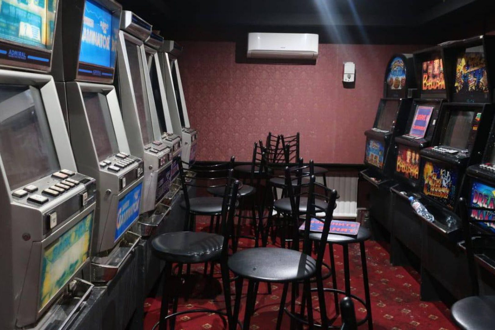 В Петербурге судят мужчину, который организовал в арендованной квартире подпольное