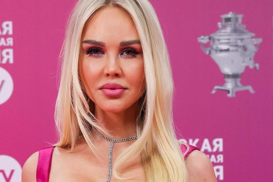 Пляж, белое платье и фата: Мария Погребняк сыграла свадьбу с