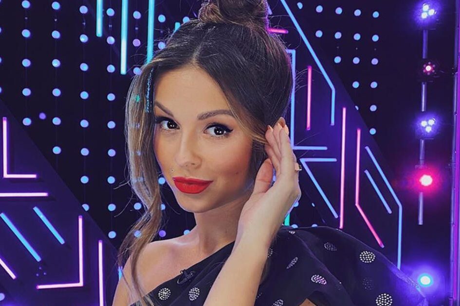 Нюша вышла на красную дорожку с новым спутником — кто