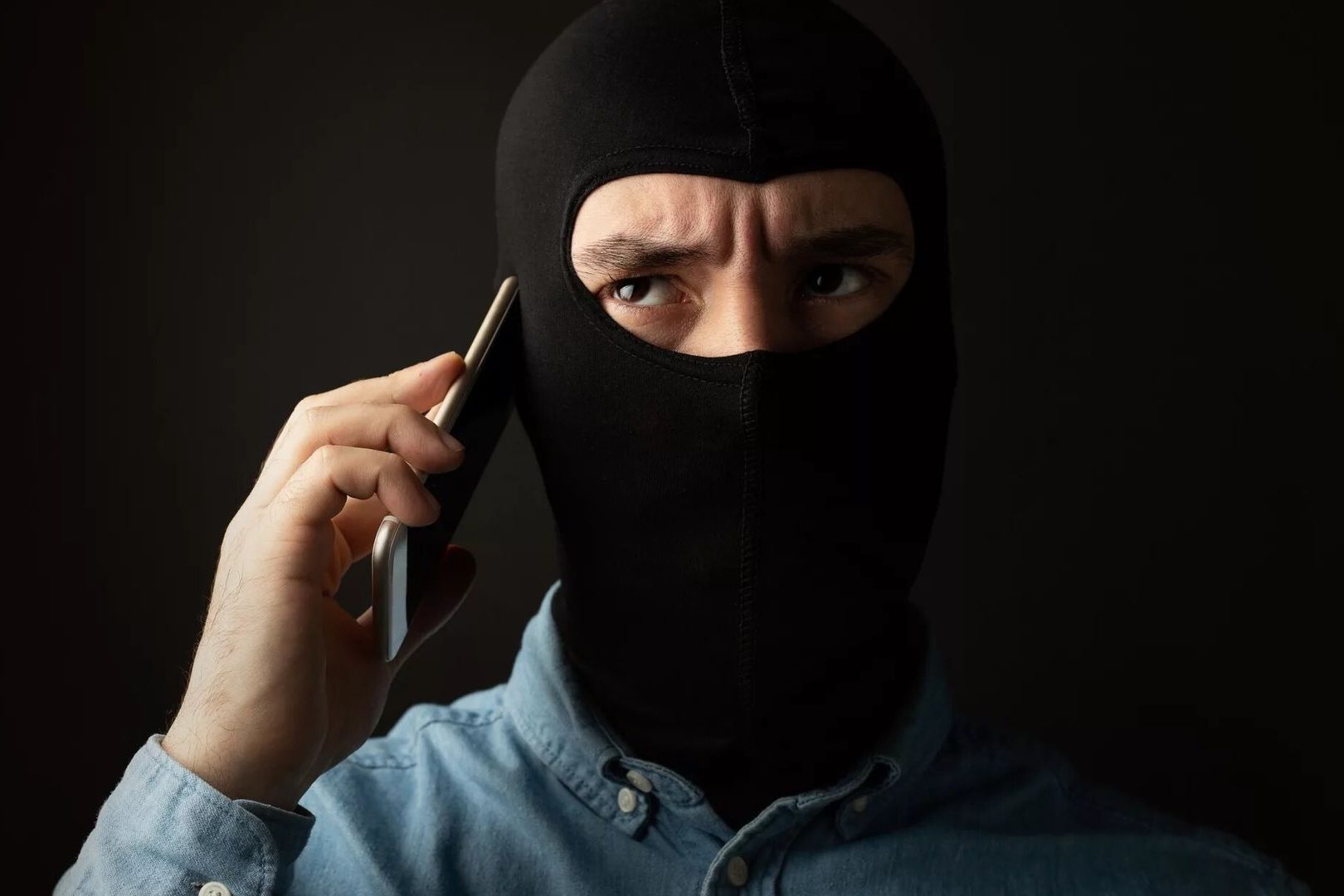 Продюсер продал машину, чтобы отдать мошенникам 3,5 миллиона рублей |