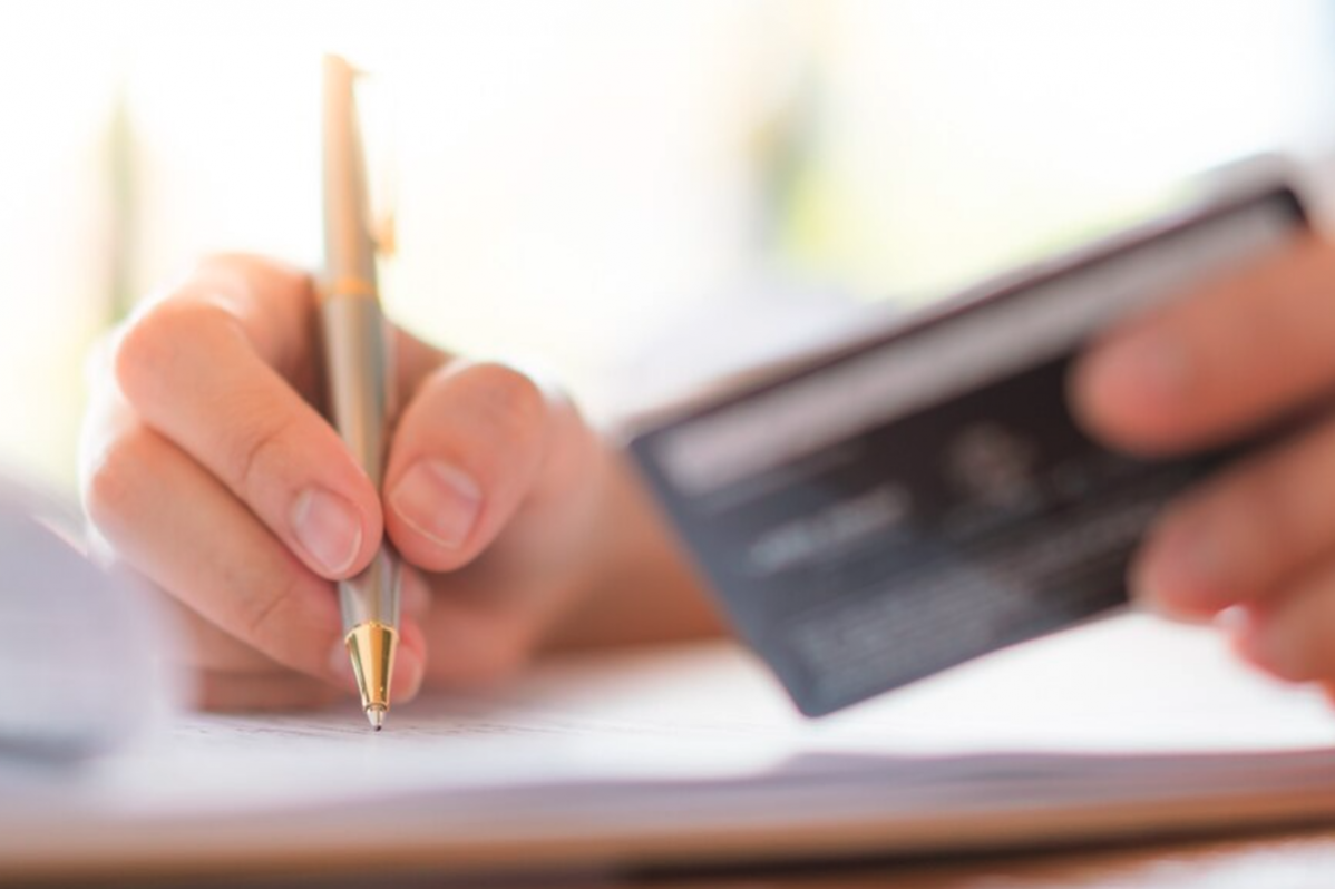 Жителям Москвы порекомендовали безопасно оплачивать ЖКУ в сервисе «Мои платежи»