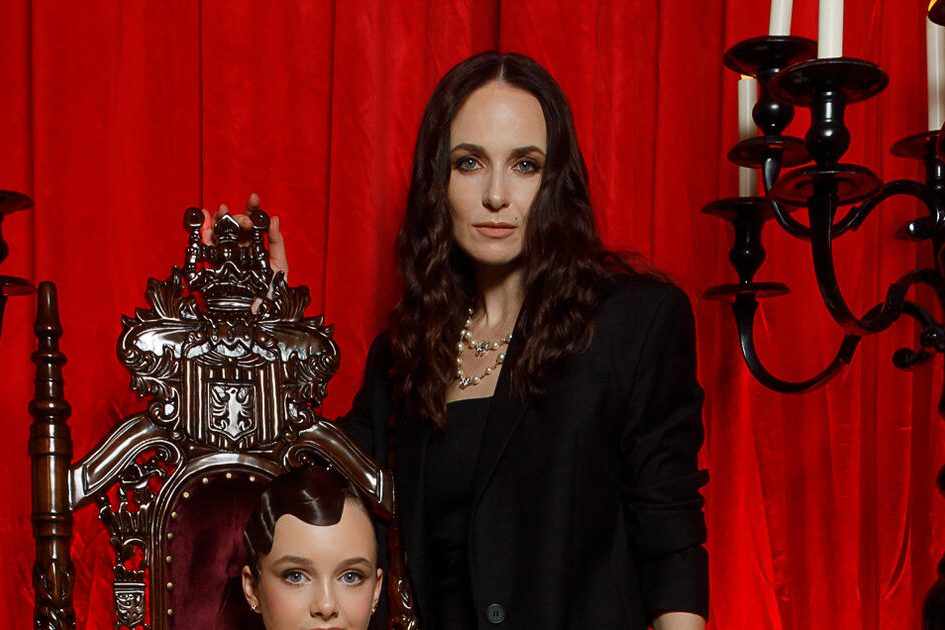 Анна Снаткина познакомила дочку с новыми мирами