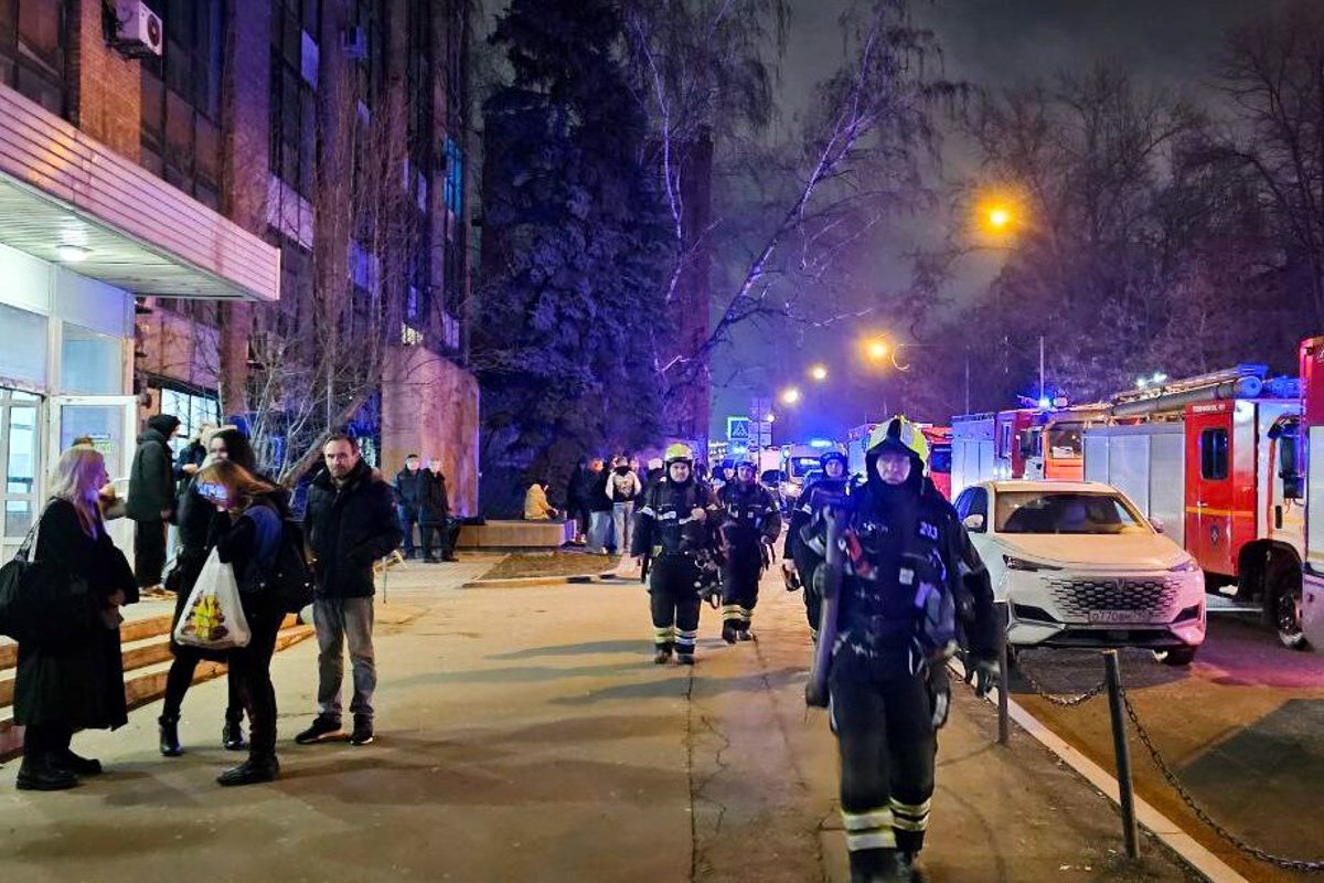 Мэр Москвы заявил, что пожар в здании Электрозавода локализован ::