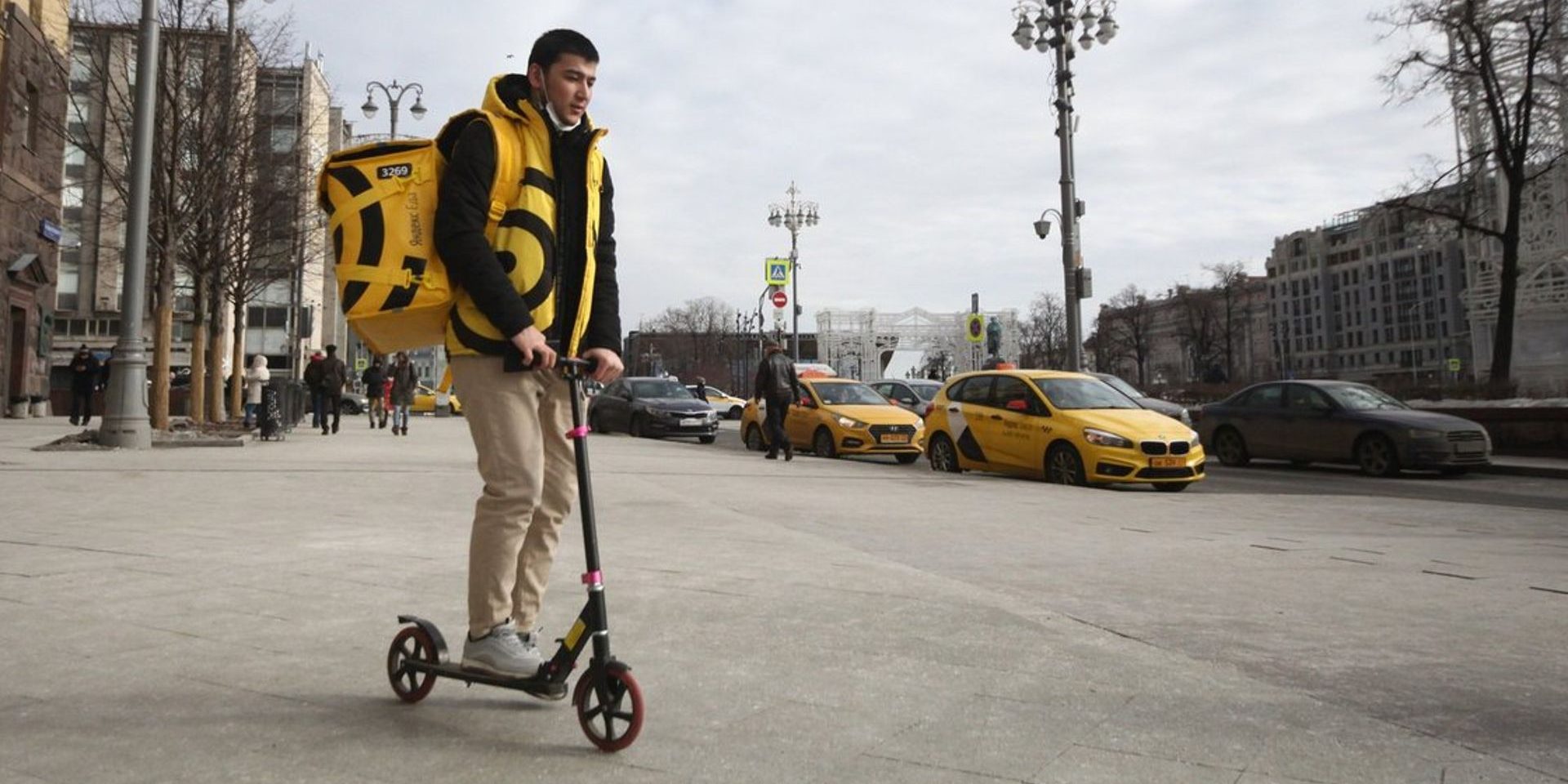 В Москве курьер защитил сбережения старушки от мошенников | Новости