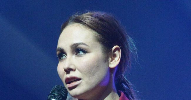 Ляйсян Утяшева показала фото с мамой в памятный день