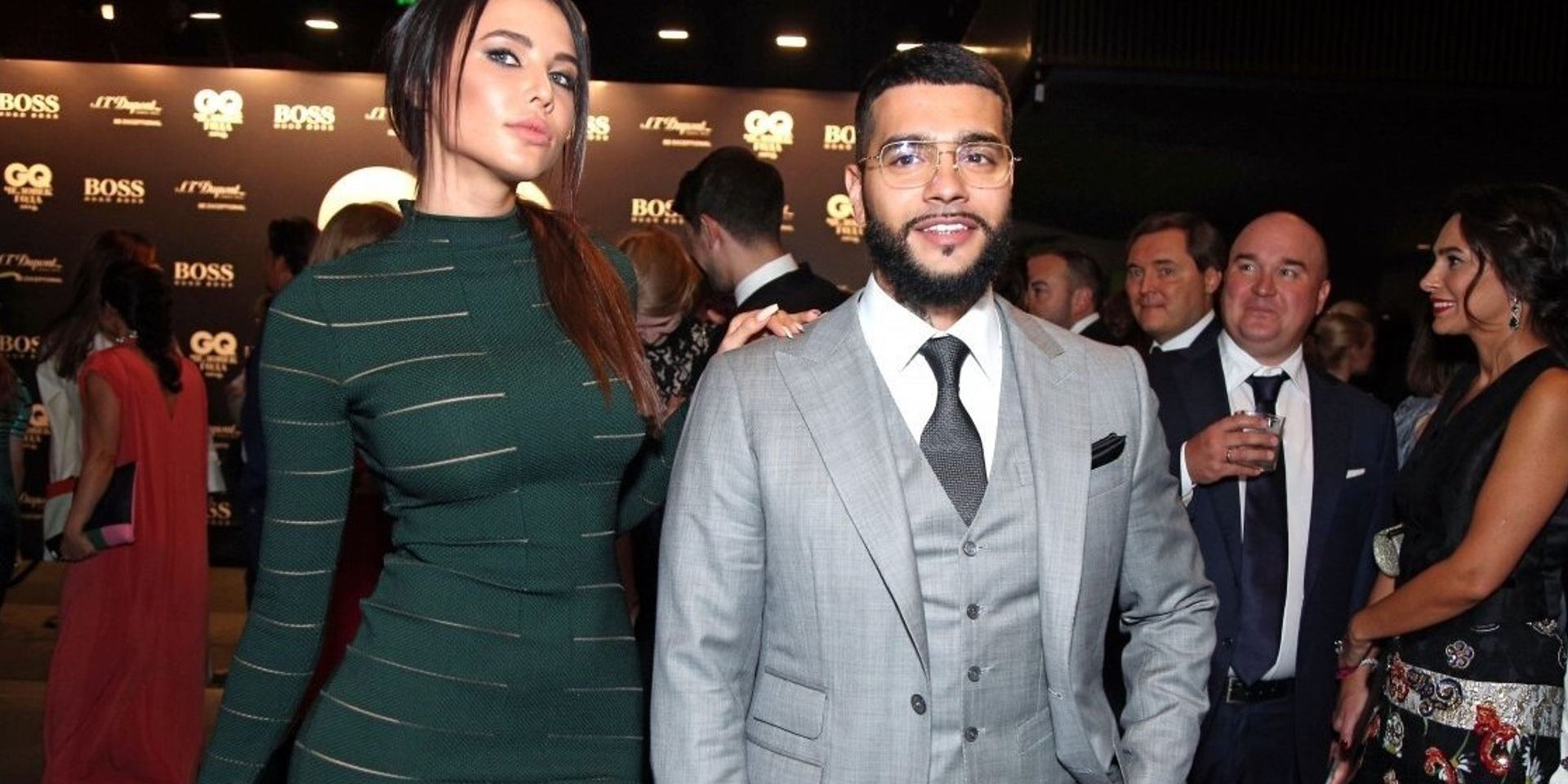 Поклонники заметили, что Тимати отдыхает вместе с Анастасией Решетовой |