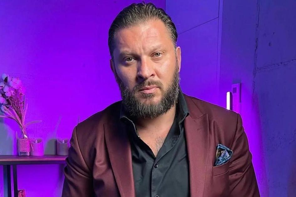 Марк Бартон осудил фотосессию Жени Медведевой для журнала MAXIM: «Это