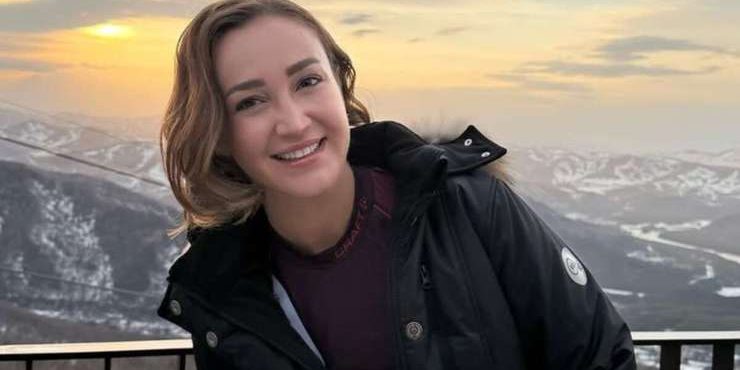 Бузова не стала комментировать слухи о свадьбе