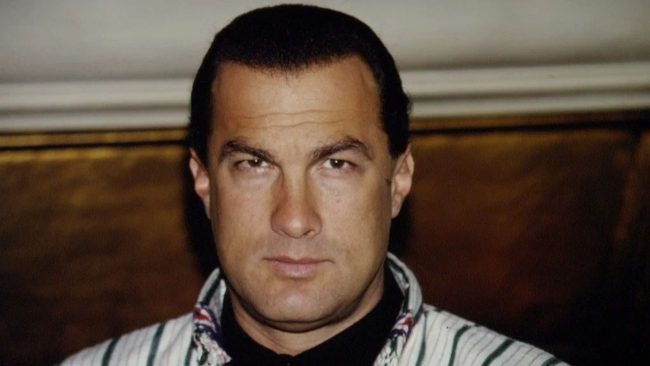 Голливудский актер Стивен Сигал посетил парад Победы в Москве |