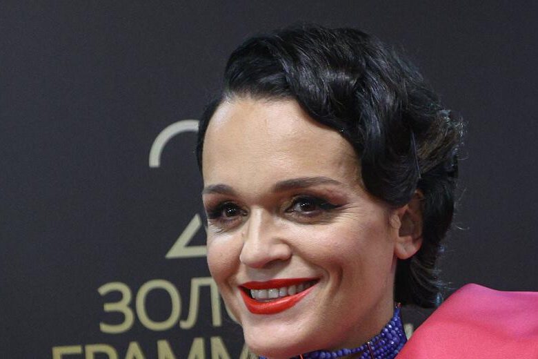 Слава спровоцировала слухи о помолвке