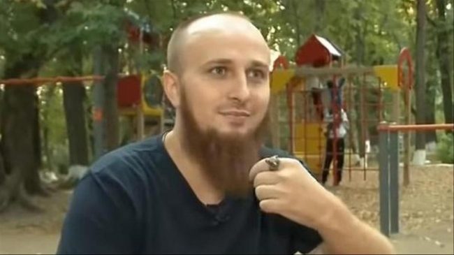 Многоженец Иван Сухов строит деревню в Подмосковье, где будет учить