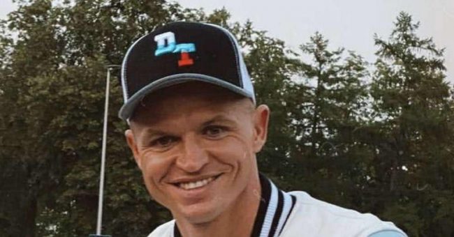 Дмитрий Тарасов показал, как провел время в бане вместе с