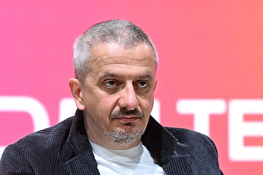 Брак с Собчак и звание от Путина: как живет Богомолов