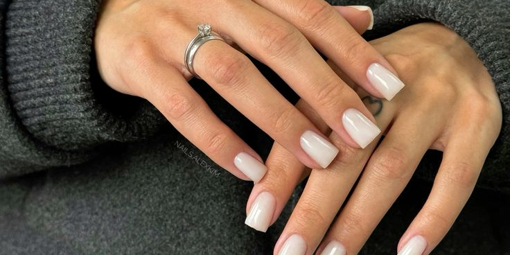 Маникюр 2025 на короткие ногти: лучшие варианты на лето