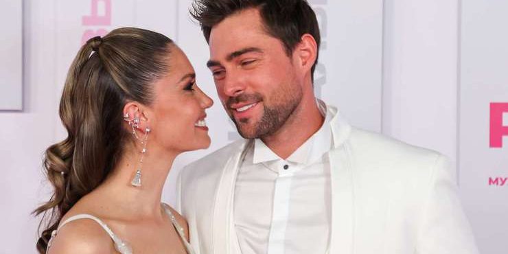 беременная Муцениеце готовится к свадьбе