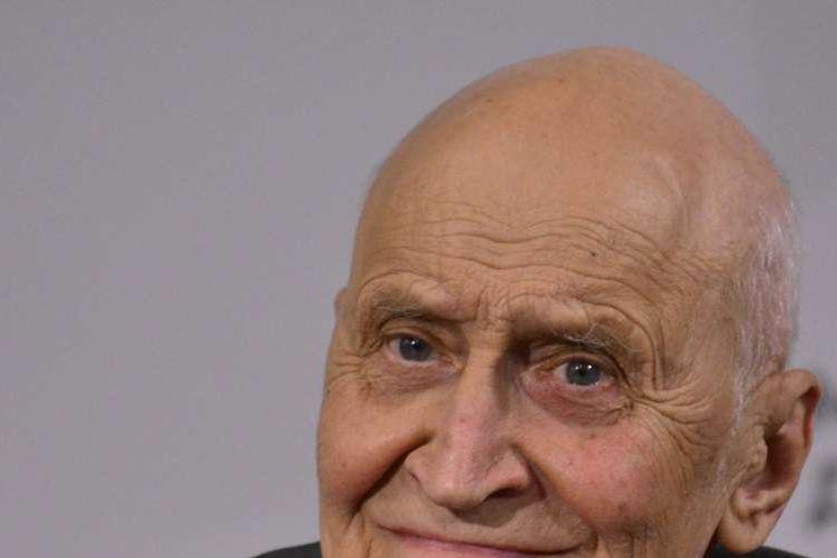 Прикованный к постели Николай Дроздов остался без поддержки дочерей