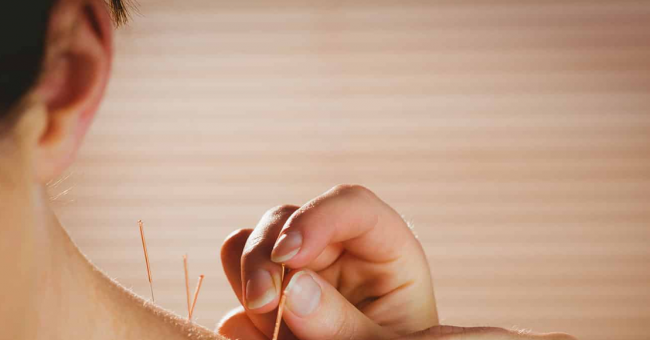 Помогает ли иглоукалывание