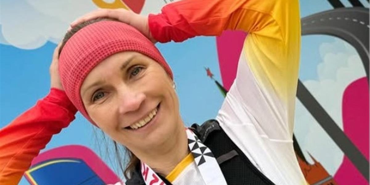 Улыбается, сидя на снегу со сломанной ногой: последнее фото Наговицыной