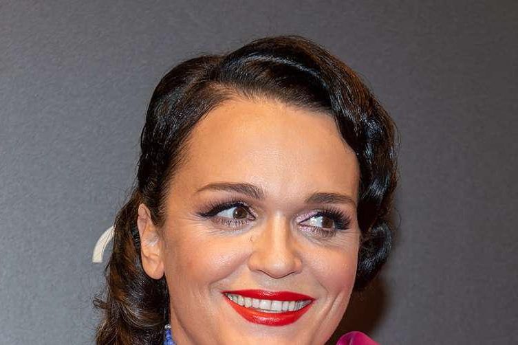 Слава удивила Сеть откровенным образом из гримерки: «Бабулечка-красотулечка»