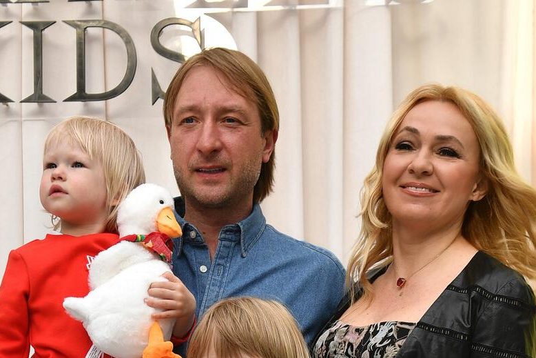 младший сын Плющенко и Рудковской отметил первый юбилей