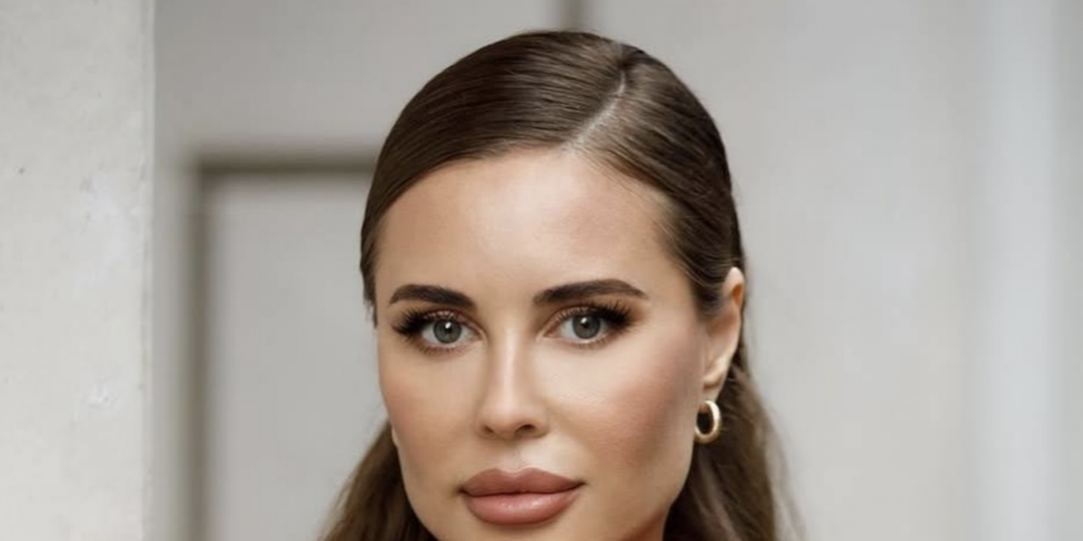 Юлия Михалкова поразила Сеть своей фигурой в мини-бикини