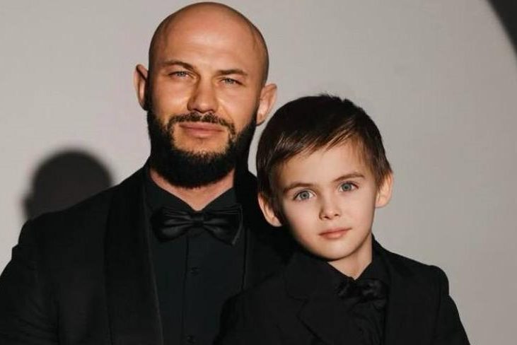 Поклонники считают, что Джиган ведет сына «не по той тропинке»