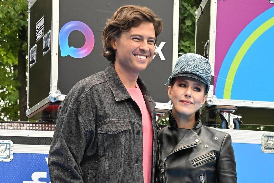 Ксения Собчак превратилась в 80-летнюю бабушку, чтобы получить поцелуи от