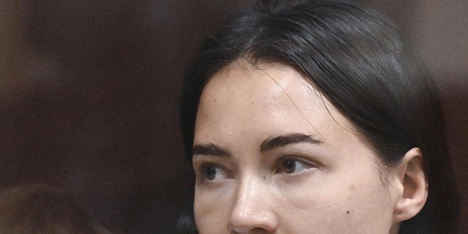 Беременная Лерчек с обнаженным животом снялась в трогательном видео