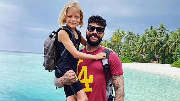 11-летняя дочь Тимати от Алены Шишковой начала копить на собственную квартиру