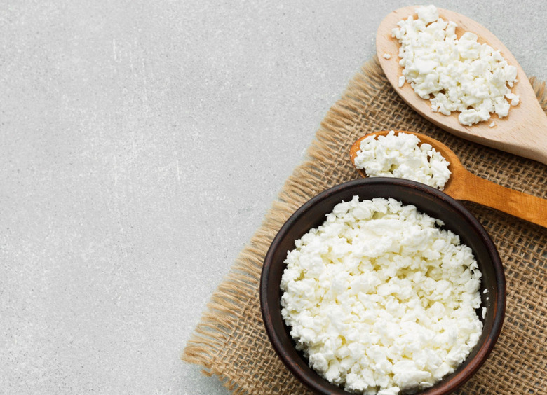 От завтрака до десерта: 5 небанальных рецептов с творогом от шеф-повара