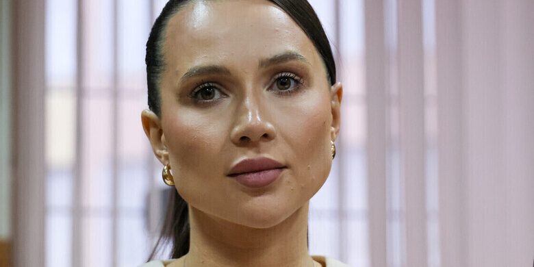 Лерчек не выписали из роддома из-за кровотечения