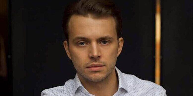 Ни фига он не похож: внука Андрея Миронова сравнили с