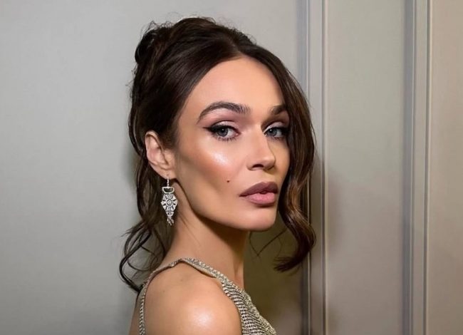 «Тростиночка!»: в Сети обсуждают смелые фото 43-летней Алены Водонаевой