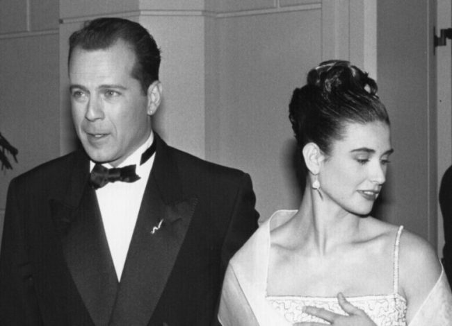 «Все, что нужно — это любовь»: Деми Мур показала тяжелобольного Уиллиса