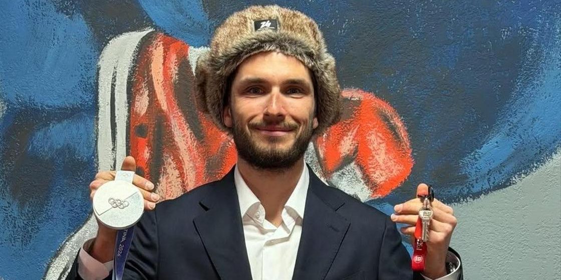 Ски-альпинист Никита Филиппов показал квартиру, подаренную за серебро на Олимпиаде