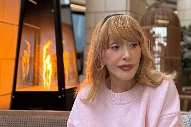 «Алла, что вы с собой сделали»: случайный прохожий исподтишка снял бредущую по улице