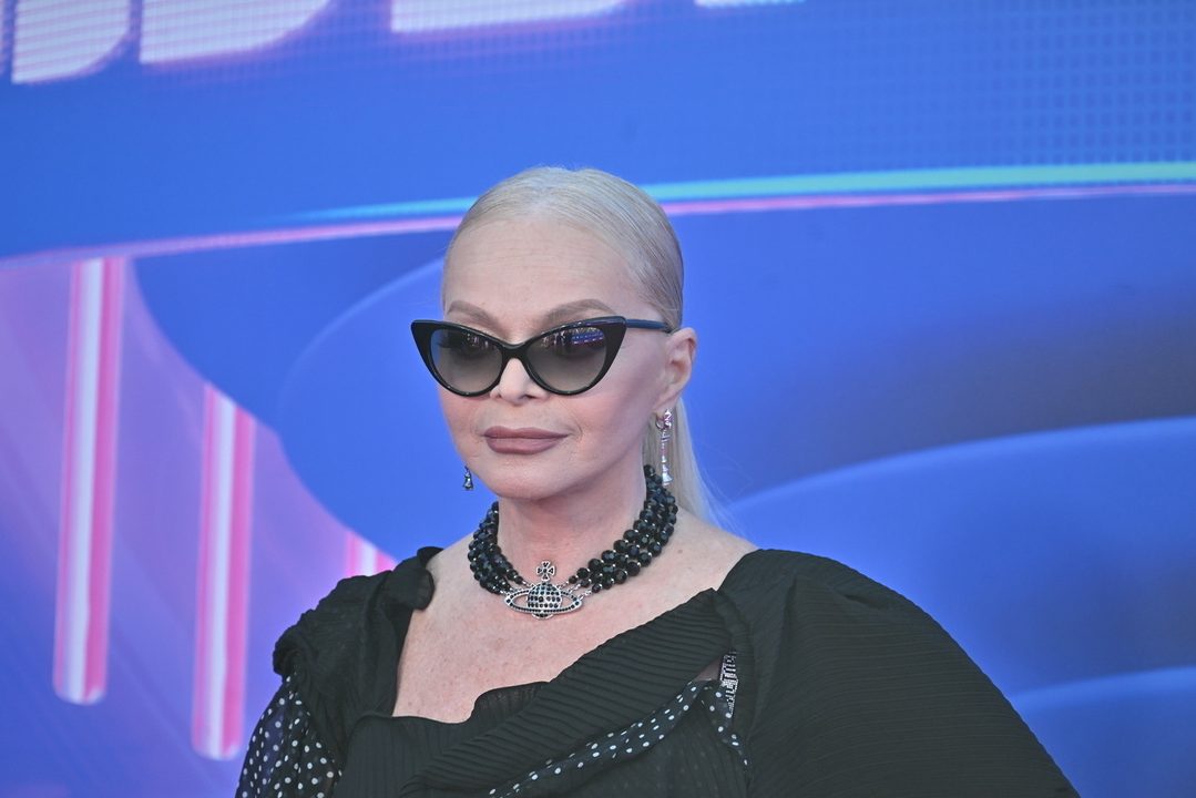 Лариса Долина рассказала, планирует ли еще вернуть деньги за квартиру — Звезды