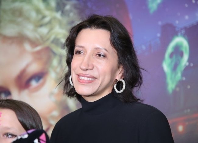 Елена Борщева взяла отчество панамского отца: «Официально Хулиовна!» — Звезды